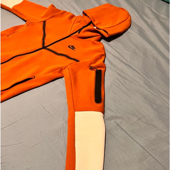 Burnt Sunrise Nike Tech Fleece - Picture 2 of 6